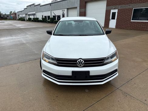 Used 2015 Volkswagen Jetta TDI S w/ Welcome Package FWD image 2