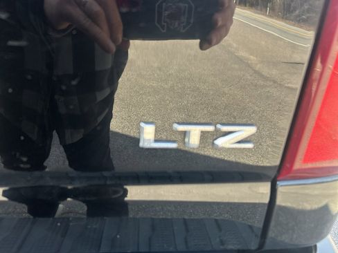 Used 2020 Chevrolet Silverado 2500 LTZ image 5