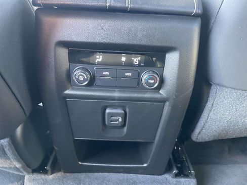 Certified 2023 Chevrolet Traverse LT image 13