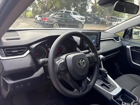 Used 2020 Toyota RAV4 LE image 18