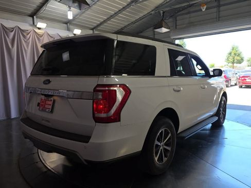 Used 2020 Ford Expedition XLT AWD/4WD image 3