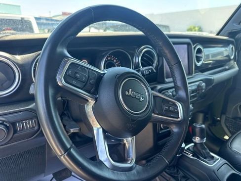 Used 2022 Jeep Wrangler Unlimited Sahara AWD/4WD image 10