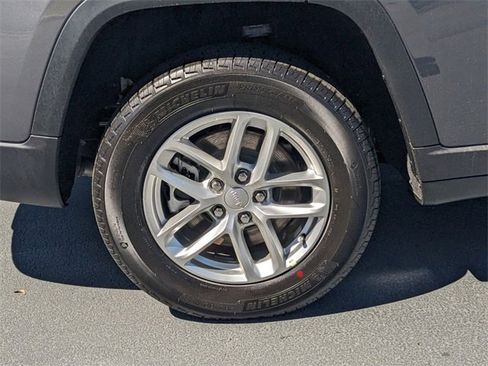 New 2025 Jeep Grand Cherokee L Laredo w/ Luxury Tech Group I image 11