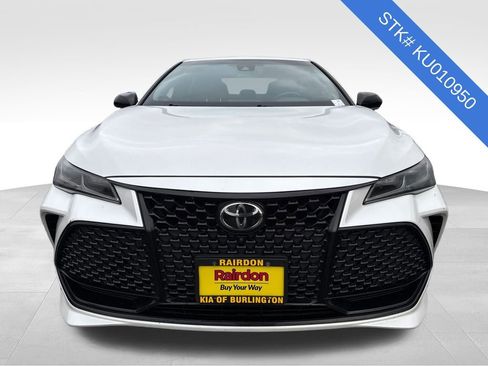 Used 2019 Toyota Avalon Touring image 2