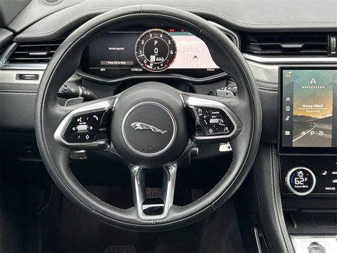 Used 2024 Jaguar F-PACE R-Dynamic S image 43