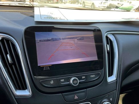 Used 2020 Chevrolet Malibu Premier FWD image 10