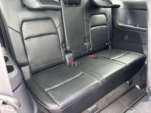 Used 2024 Nissan Pathfinder SL AWD/4WD image 15