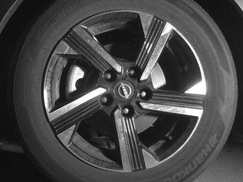 Used 2025 Nissan Sentra SV FWD image 12