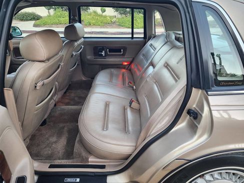 Used 1988 Lincoln Continental Signature image 15