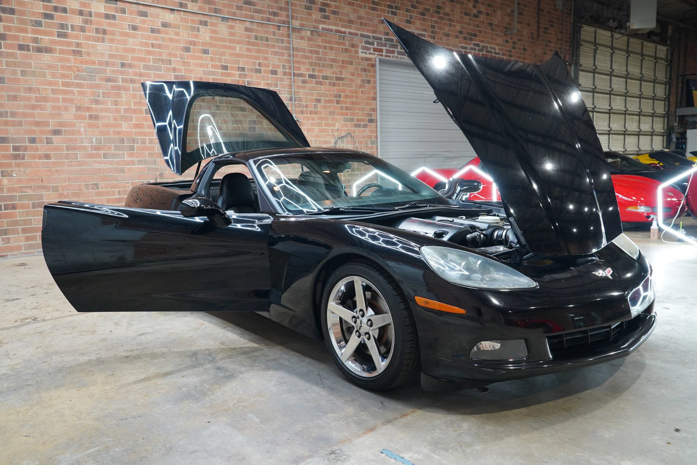 Used 2007 Chevrolet Corvette Coupe w/ Preferred Equipment Group RWD image 23