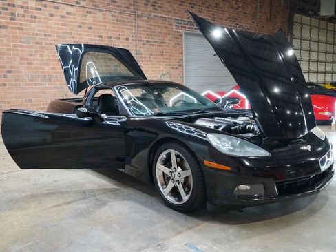 Used 2007 Chevrolet Corvette Coupe w/ Preferred Equipment Group RWD image 23