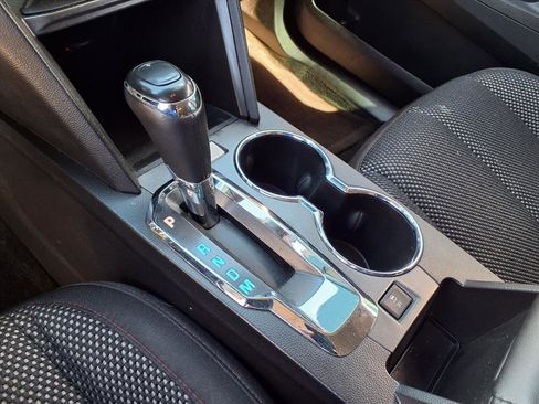 Used 2017 Chevrolet Equinox LT w/ Driver Confidence Package II image 10