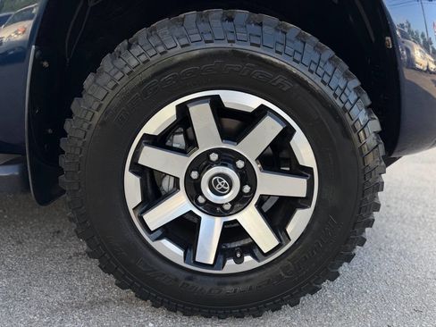 Used 2005 Toyota 4Runner SR5 image 10