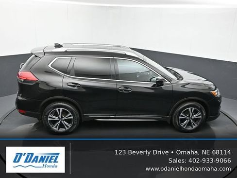 Used 2017 Nissan Rogue SL w/ SL Premium Package AWD/4WD image 19
