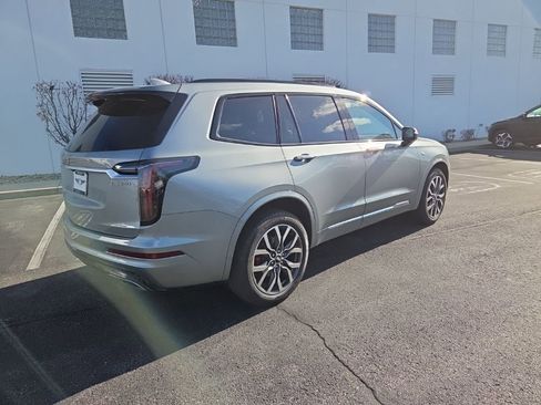 Used 2023 Cadillac XT6 Sport image 8