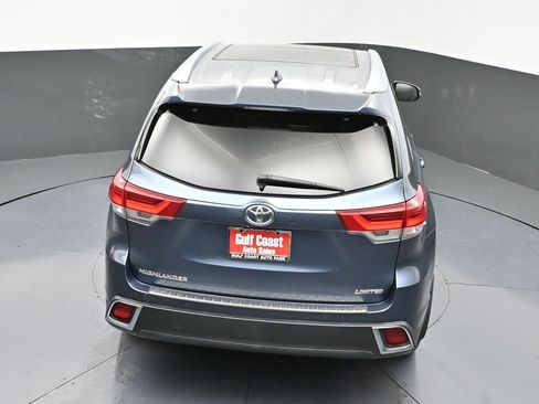 Certified 2019 Toyota Highlander Limited Platinum image 47