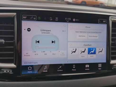 Used 2023 Chrysler Pacifica Touring-L FWD image 23