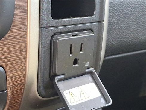 Used 2014 RAM 1500 Laramie image 24