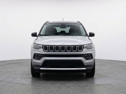 Used 2025 Jeep Compass Limited AWD/4WD image 2