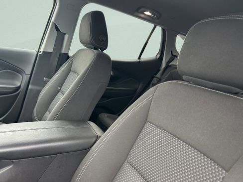 Used 2024 GMC Terrain SLE image 12