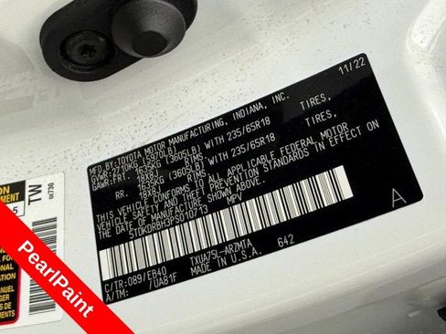 Used 2023 Toyota Highlander XLE image 32