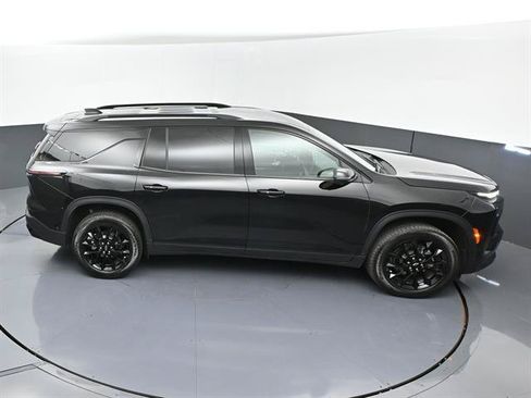 Used 2024 Chevrolet Traverse LT w/ Enhanced Driving Package FWD image 46