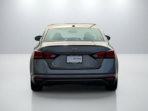 Used 2024 Nissan Altima 2.5 SV image 6