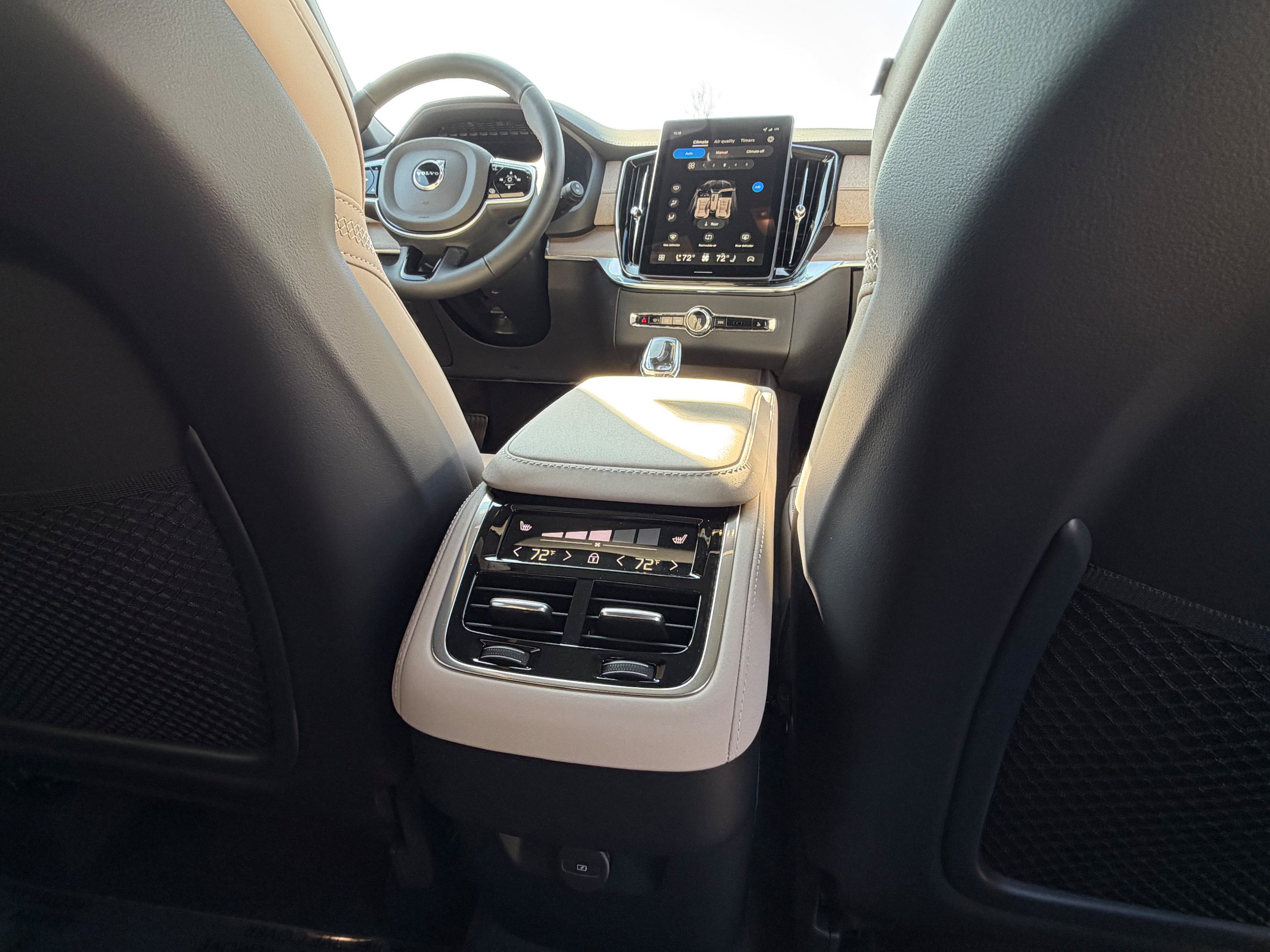New 2026 Volvo XC90 B6 Plus w/ Protection Package Premier AWD/4WD image 12