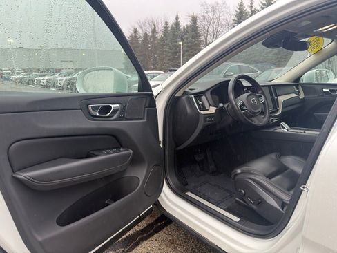 Used 2022 Volvo XC60 T8 Inscription w/ Advanced Package image 11