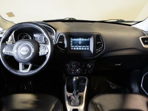 Used 2020 Jeep Compass Latitude FWD image 13