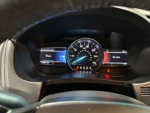 Used 2016 Ford Explorer XLT w/ Equipment Group 201A FWD image 11
