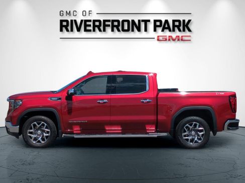 Used 2024 GMC Sierra 1500 SLT w/ SLT Premium Package AWD/4WD image 6