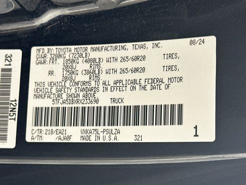 Used 2024 Toyota Tundra Limited AWD/4WD image 12