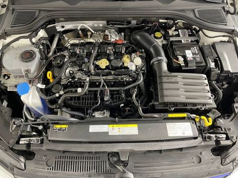 Used 2023 Volkswagen Golf R image 19