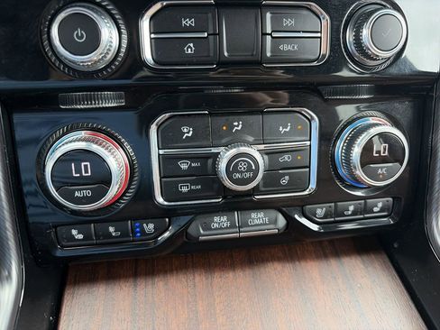 Used 2023 GMC Yukon XL Denali Ultimate w/ LPO, Floor Liner Package AWD/4WD image 25