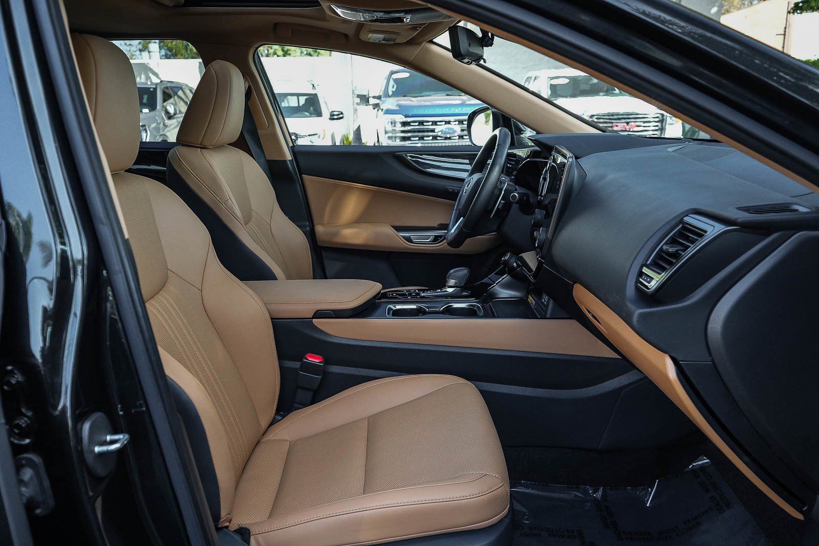 Used 2024 Lexus NX 350h AWD w/ Vision Package image 16