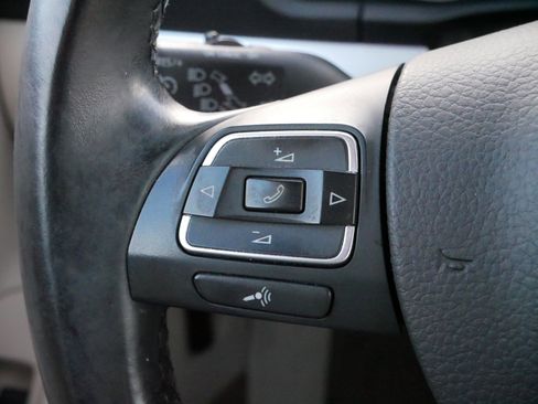 Used 2016 Volkswagen Eos Komfort image 26