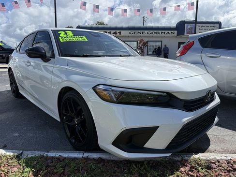 Used 2023 Honda Civic Sport image 1