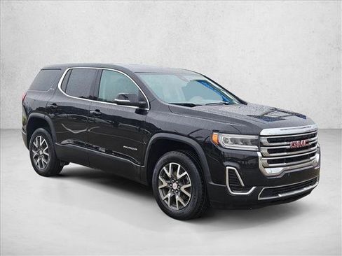 Certified 2023 GMC Acadia SLE w/ LPO, Floor Liner Package image 3