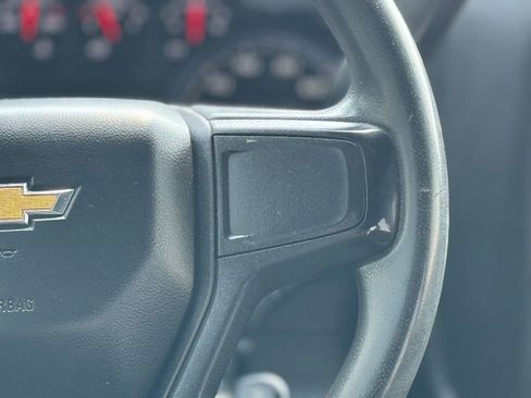 Used 2020 Chevrolet Silverado 2500 Custom w/ Custom Value Package image 5