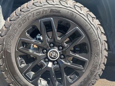 Used 2024 Toyota Tundra Limited image 37