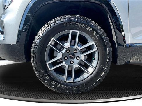 Used 2026 GMC Terrain AT4 w/ Convenience Package III AWD/4WD image 32
