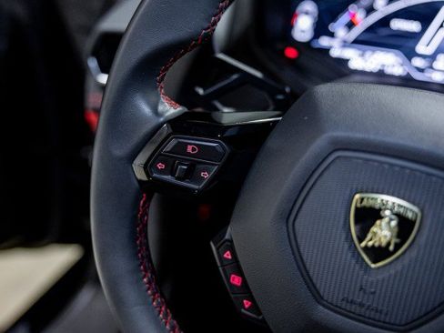 Used 2023 Lamborghini Huracan Tecnica image 19