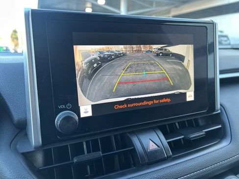 Used 2024 Toyota RAV4 LE image 18