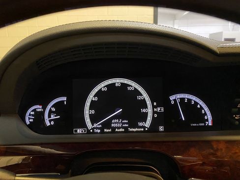 Used 2010 Mercedes-Benz S 550 4MATIC image 11