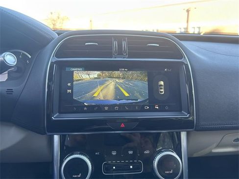Used 2020 Jaguar XE S image 11