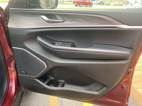 Used 2021 Jeep Grand Cherokee L Limited image 23