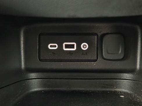 Used 2023 Chevrolet Equinox LT FWD image 22