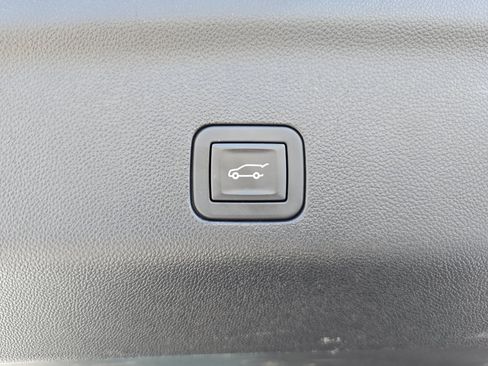 Certified 2025 Chevrolet Suburban Z71 image 28