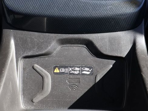 Used 2021 Chevrolet Colorado Z71 image 25